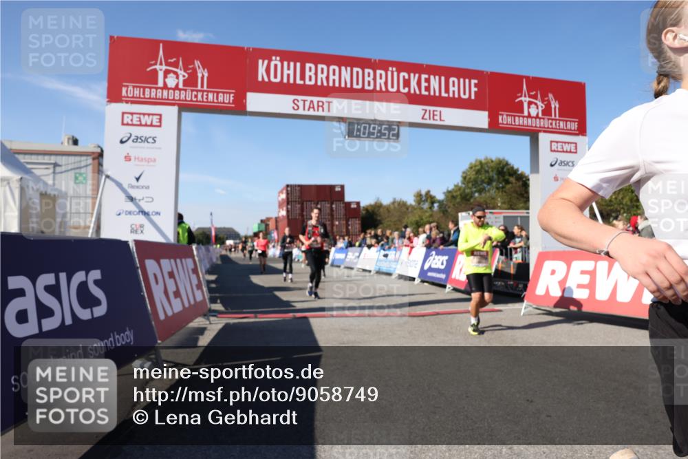 03.10.2025 - Köhlbrandbrückenlauf Lena Gebhardt http://msf.ph/oto/9058749 03.10.2025 13:09:53 Ziel 4260, 4625, 4718, 4837, 5520, 5763, 5941, 6308, 6659, 6750 meine-sportfotos.de