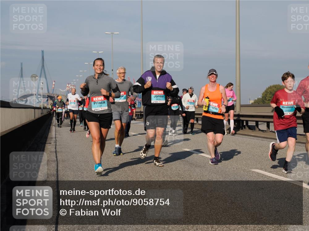 03.10.2025 - Köhlbrandbrückenlauf Fabian Wolf http://msf.ph/oto/9058754 03.10.2025 10:04:32 Position 3 1707, 3430, 2141, 2065 meine-sportfotos.de
