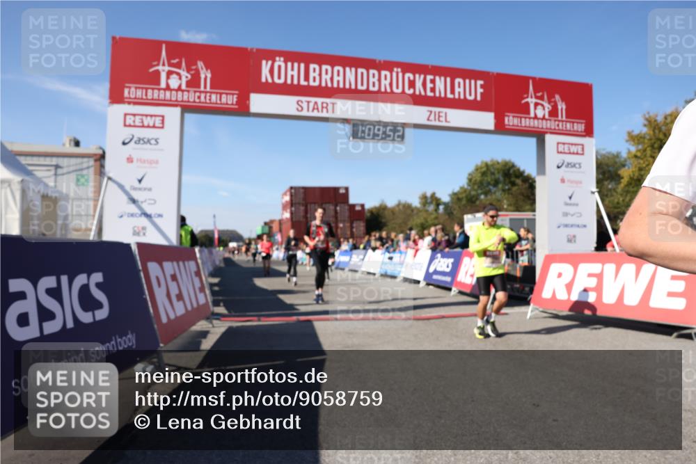 03.10.2025 - Köhlbrandbrückenlauf Lena Gebhardt http://msf.ph/oto/9058759 03.10.2025 13:09:53 Ziel 4260, 4625, 4718, 4837, 5520, 5763, 5941, 6308, 6659, 6750 meine-sportfotos.de