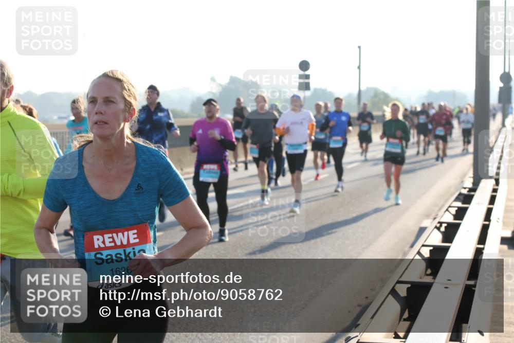 03.10.2025 - Köhlbrandbrückenlauf Lena Gebhardt http://msf.ph/oto/9058762 03.10.2025 09:18:35 Position 1 1626 meine-sportfotos.de