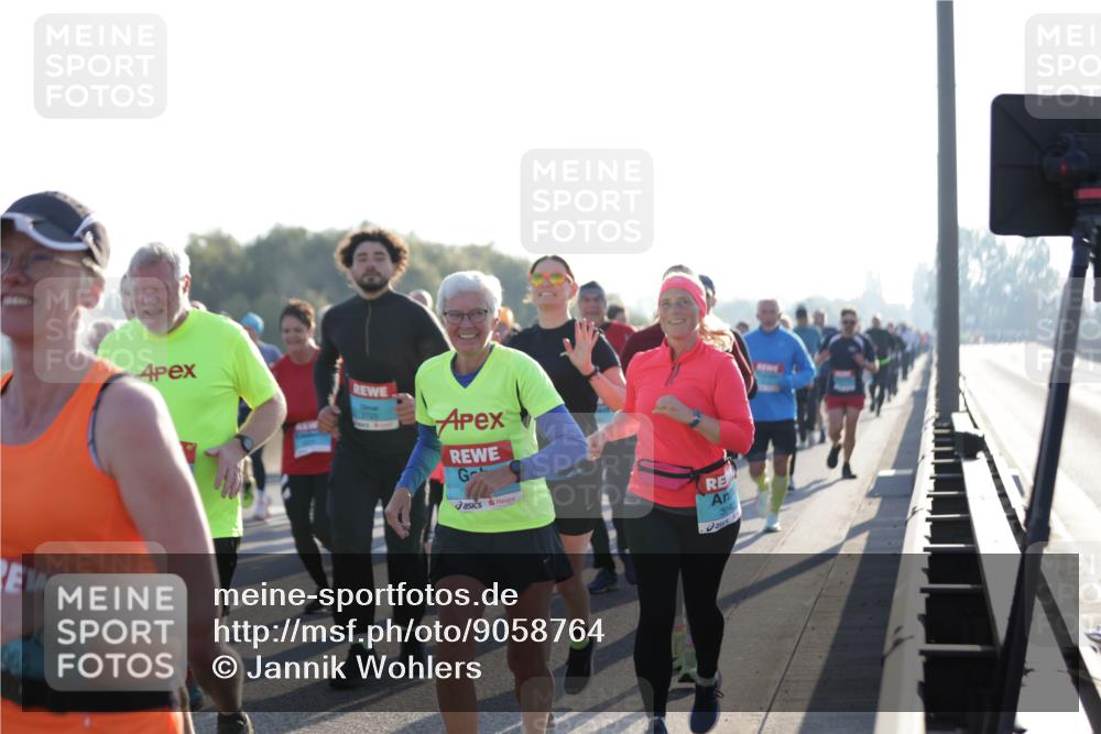 03.10.2025 - Köhlbrandbrückenlauf Jannik Wohlers http://msf.ph/oto/9058764 03.10.2025 09:21:55 Position 3 905, 3725, 304 meine-sportfotos.de