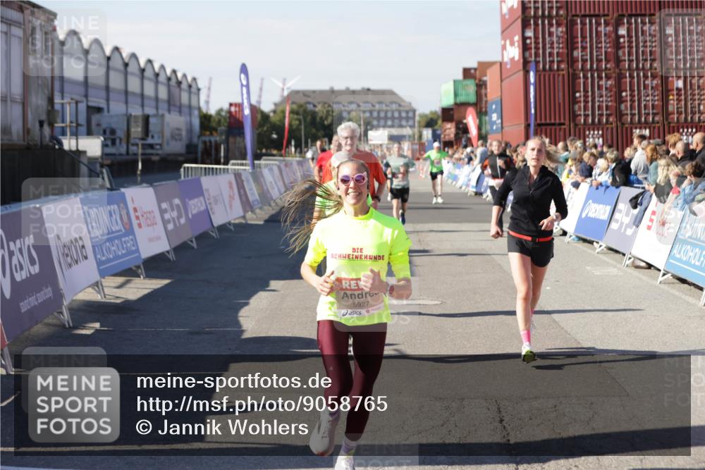 03.10.2025 - Köhlbrandbrückenlauf Jannik Wohlers http://msf.ph/oto/9058765 03.10.2025 13:12:04 Ziel 4100, 4101, 4176, 4305, 4468, 4474, 5856, 5910, 5911, 5927, 6121, 6184, 6763, 6796 meine-sportfotos.de