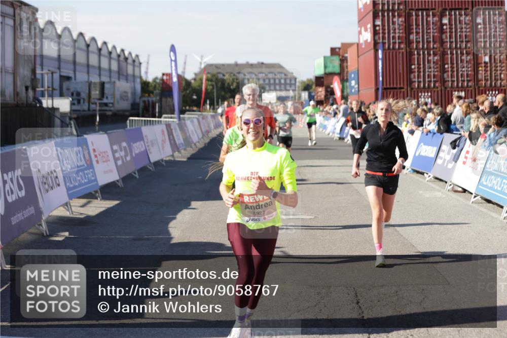 03.10.2025 - Köhlbrandbrückenlauf Jannik Wohlers http://msf.ph/oto/9058767 03.10.2025 13:12:04 Ziel 4100, 4101, 4176, 4305, 4468, 4474, 5856, 5910, 5911, 5927, 6121, 6184, 6763, 6796 meine-sportfotos.de