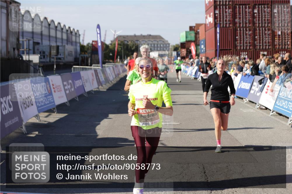 03.10.2025 - Köhlbrandbrückenlauf Jannik Wohlers http://msf.ph/oto/9058773 03.10.2025 13:12:04 Ziel 4100, 4101, 4176, 4305, 4468, 4474, 5856, 5910, 5911, 5927, 6121, 6184, 6763, 6796 meine-sportfotos.de