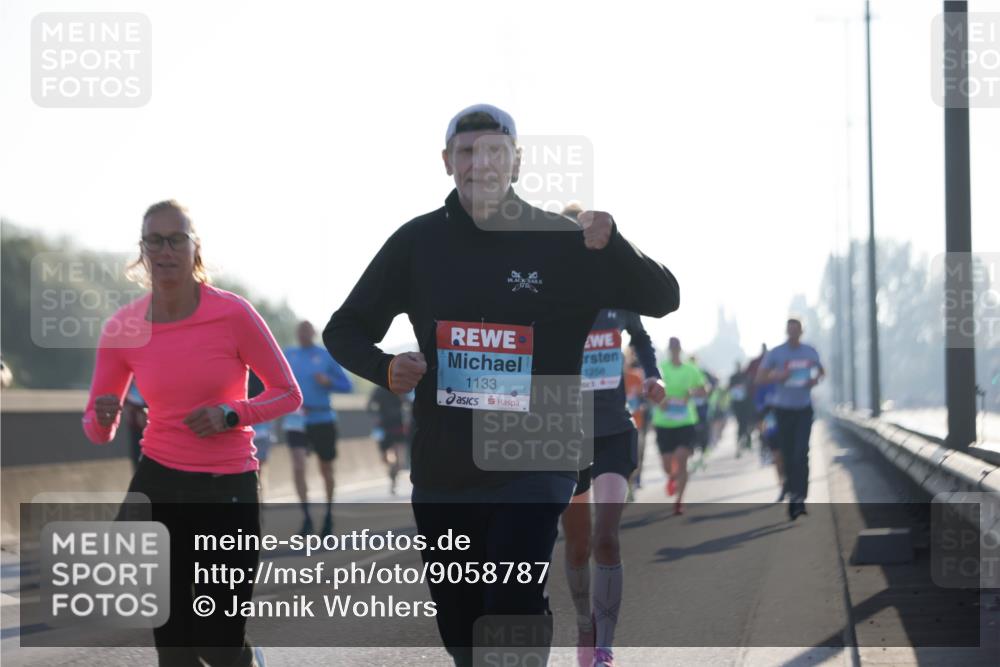 03.10.2025 - Köhlbrandbrückenlauf Jannik Wohlers http://msf.ph/oto/9058787 03.10.2025 09:14:08 Position 3 1715, 1133, 1258 meine-sportfotos.de