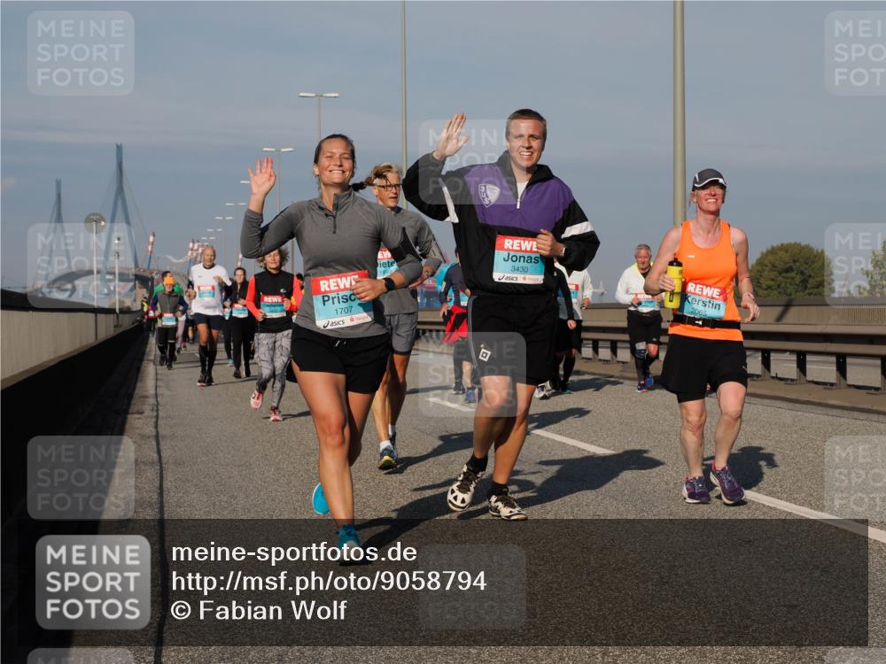 03.10.2025 - Köhlbrandbrückenlauf Fabian Wolf http://msf.ph/oto/9058794 03.10.2025 10:04:33 Position 3 1707, 1899, 3430, 2065 meine-sportfotos.de