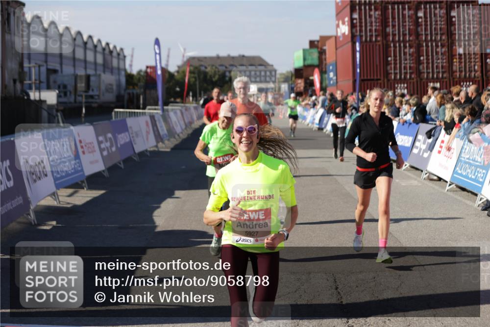 03.10.2025 - Köhlbrandbrückenlauf Jannik Wohlers http://msf.ph/oto/9058798 03.10.2025 13:12:04 Ziel 4100, 4101, 4176, 4305, 4468, 4474, 5856, 5910, 5911, 5927, 6121, 6184, 6763, 6796 meine-sportfotos.de