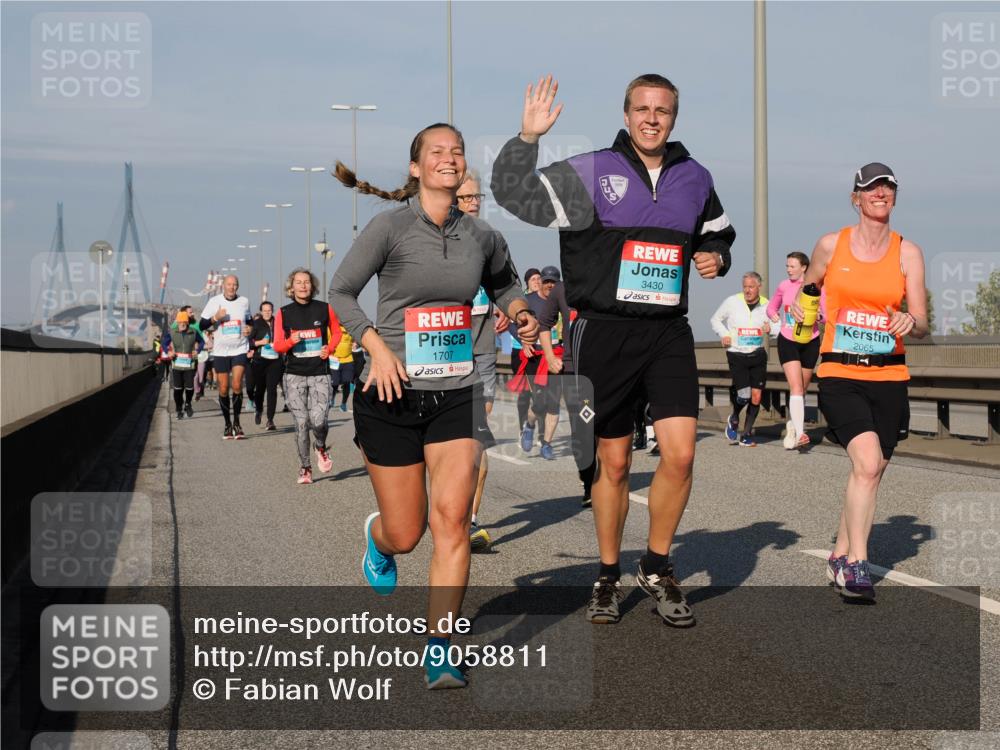 03.10.2025 - Köhlbrandbrückenlauf Fabian Wolf http://msf.ph/oto/9058811 03.10.2025 10:04:33 Position 3 1707, 1968, 3430, 2065 meine-sportfotos.de