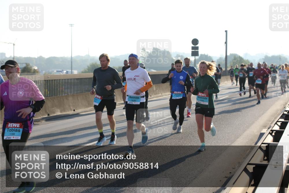 03.10.2025 - Köhlbrandbrückenlauf Lena Gebhardt http://msf.ph/oto/9058814 03.10.2025 09:18:37 Position 1 1188, 3426, 1946 meine-sportfotos.de