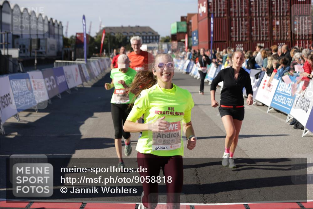 03.10.2025 - Köhlbrandbrückenlauf Jannik Wohlers http://msf.ph/oto/9058818 03.10.2025 13:12:04 Ziel 4100, 4101, 4176, 4305, 4468, 4474, 5856, 5910, 5911, 5927, 6121, 6184, 6763, 6796 meine-sportfotos.de