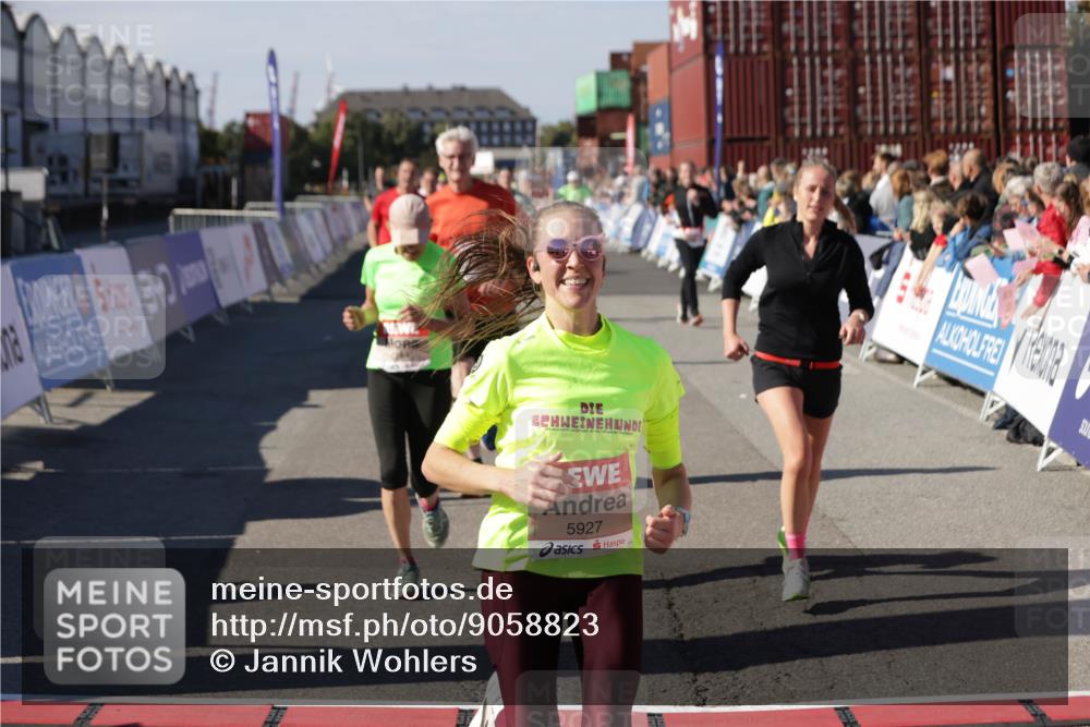 03.10.2025 - Köhlbrandbrückenlauf Jannik Wohlers http://msf.ph/oto/9058823 03.10.2025 13:12:04 Ziel 4100, 4101, 4176, 4305, 4468, 4474, 5856, 5910, 5911, 5927, 6121, 6184, 6763, 6796 meine-sportfotos.de