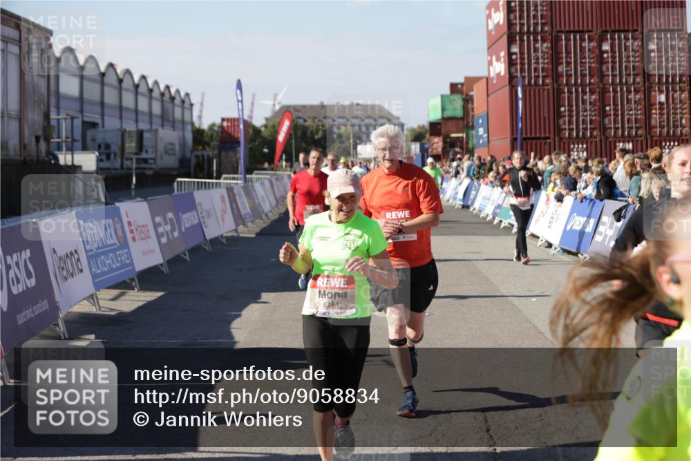 03.10.2025 - Köhlbrandbrückenlauf Jannik Wohlers http://msf.ph/oto/9058834 03.10.2025 13:12:05 Ziel 4100, 4101, 4176, 4305, 4468, 4474, 5856, 5910, 5911, 5927, 6121, 6184, 6763, 6796 meine-sportfotos.de