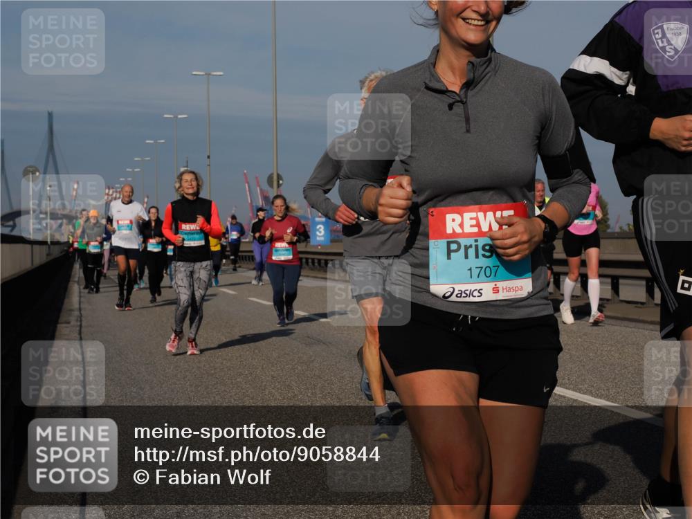 03.10.2025 - Köhlbrandbrückenlauf Fabian Wolf http://msf.ph/oto/9058844 03.10.2025 10:04:34 Position 3 3, 1707, 1958 meine-sportfotos.de