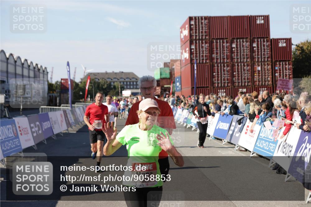 03.10.2025 - Köhlbrandbrückenlauf Jannik Wohlers http://msf.ph/oto/9058853 03.10.2025 13:12:06 Ziel 4176, 4305, 4369, 4468, 4470, 4474, 5856, 5910, 5911, 5927, 6121, 6184, 6763, 6796 meine-sportfotos.de