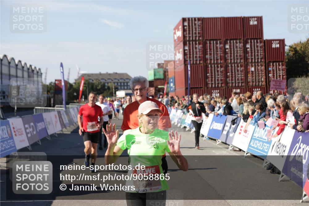 03.10.2025 - Köhlbrandbrückenlauf Jannik Wohlers http://msf.ph/oto/9058865 03.10.2025 13:12:06 Ziel 4176, 4305, 4369, 4468, 4470, 4474, 5856, 5910, 5911, 5927, 6121, 6184, 6763, 6796 meine-sportfotos.de