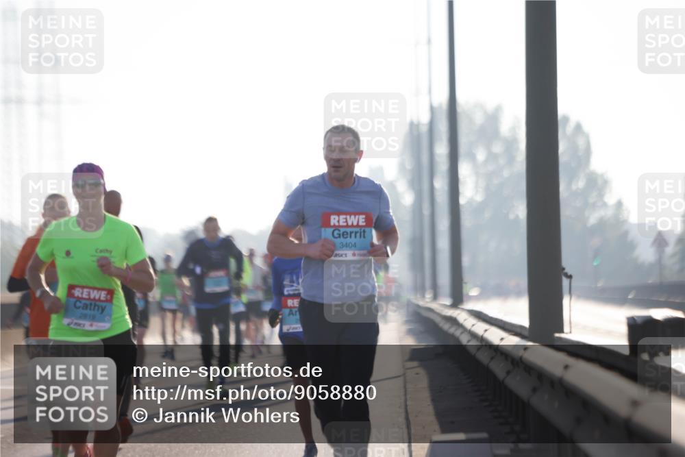 03.10.2025 - Köhlbrandbrückenlauf Jannik Wohlers http://msf.ph/oto/9058880 03.10.2025 09:14:12 Position 3 2819, 3404 meine-sportfotos.de