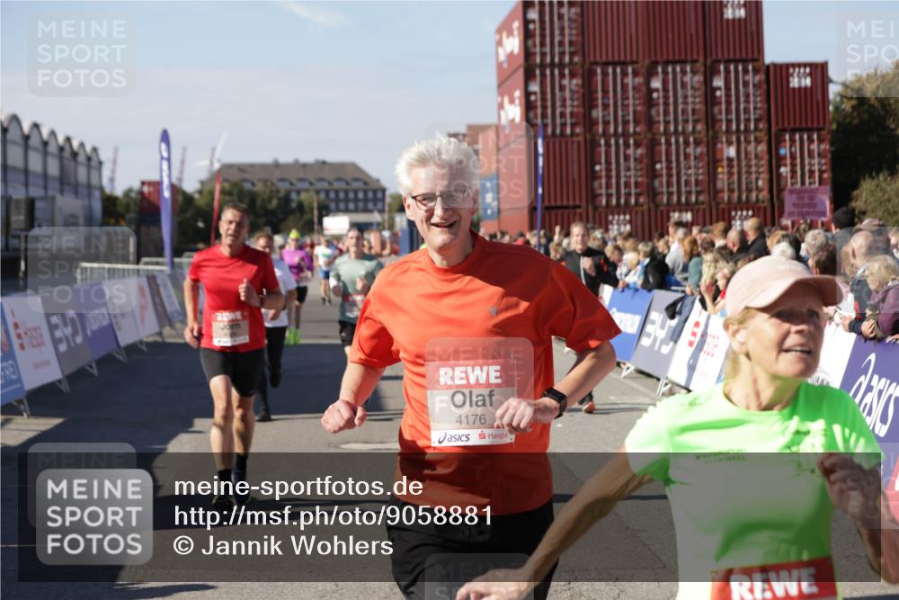 03.10.2025 - Köhlbrandbrückenlauf Jannik Wohlers http://msf.ph/oto/9058881 03.10.2025 13:12:07 Ziel 4176, 4305, 4369, 4468, 4470, 4474, 5644, 5856, 5910, 5911, 5927, 6098, 6121, 6184, 6185, 6796 meine-sportfotos.de