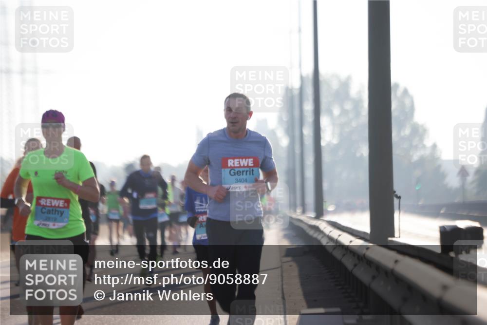 03.10.2025 - Köhlbrandbrückenlauf Jannik Wohlers http://msf.ph/oto/9058887 03.10.2025 09:14:12 Position 3 2819, 3404 meine-sportfotos.de