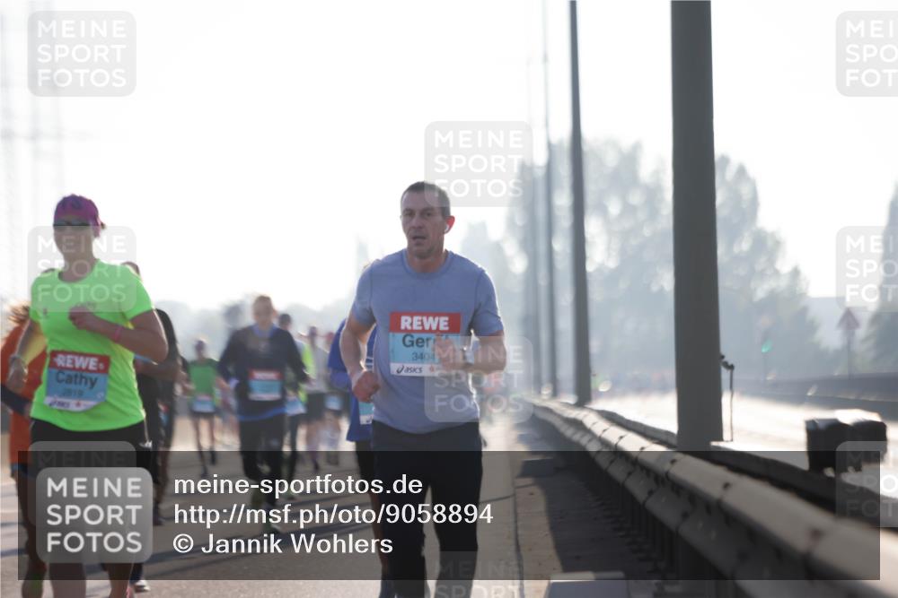 03.10.2025 - Köhlbrandbrückenlauf Jannik Wohlers http://msf.ph/oto/9058894 03.10.2025 09:14:12 Position 3 2819, 3404 meine-sportfotos.de