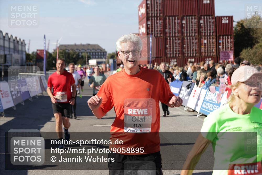 03.10.2025 - Köhlbrandbrückenlauf Jannik Wohlers http://msf.ph/oto/9058895 03.10.2025 13:12:07 Ziel 4176, 4305, 4369, 4468, 4470, 4474, 5644, 5856, 5910, 5911, 5927, 6098, 6121, 6184, 6185, 6796 meine-sportfotos.de