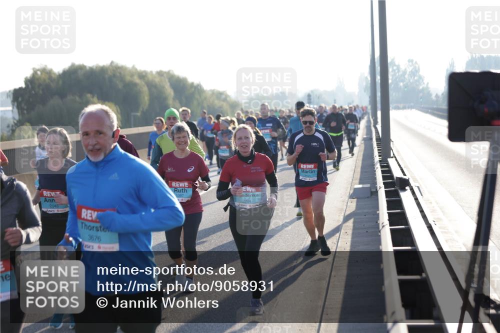 03.10.2025 - Köhlbrandbrückenlauf Jannik Wohlers http://msf.ph/oto/9058931 03.10.2025 09:21:59 Position 3 2045, 3676, 1097, 2204 meine-sportfotos.de