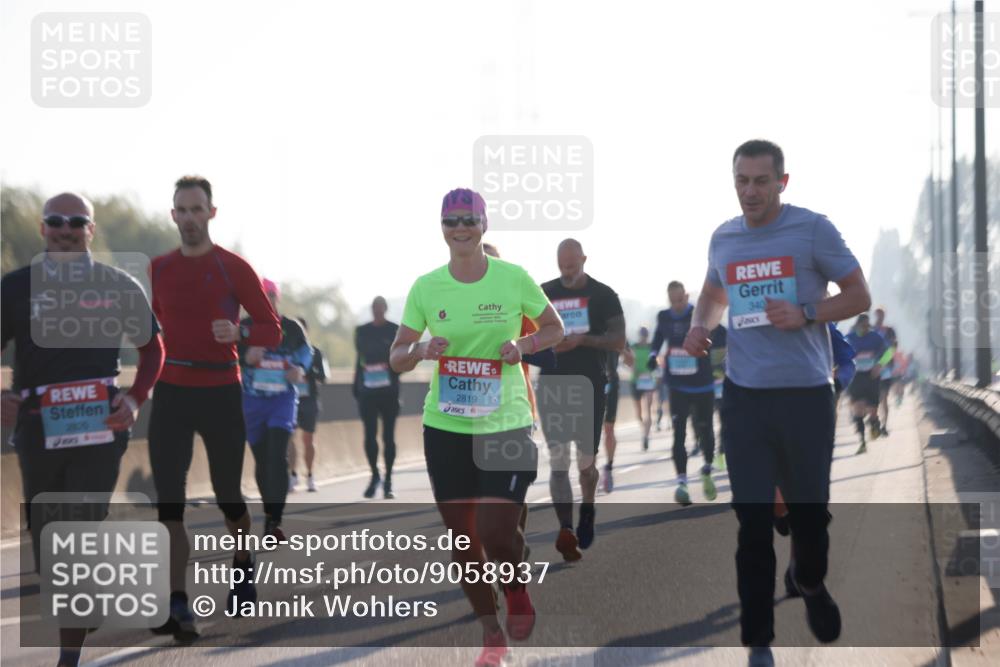 03.10.2025 - Köhlbrandbrückenlauf Jannik Wohlers http://msf.ph/oto/9058937 03.10.2025 09:14:13 Position 3 2820, 2819, 340 meine-sportfotos.de