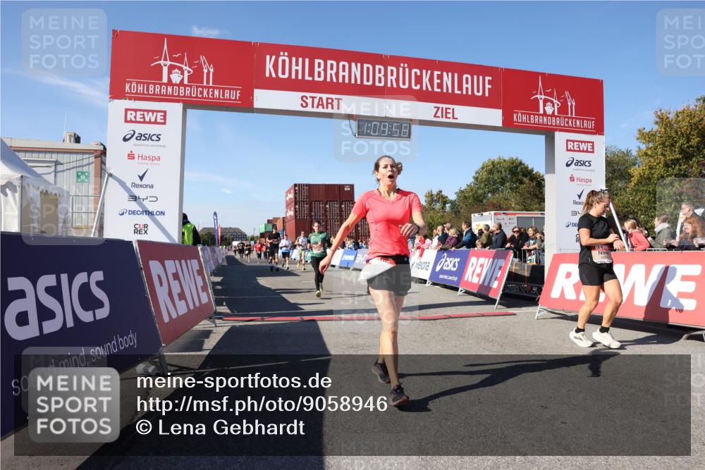 03.10.2025 - Köhlbrandbrückenlauf Lena Gebhardt http://msf.ph/oto/9058946 03.10.2025 13:09:58 Ziel 4260, 4625, 4718, 4787, 4837, 4929, 5520, 5763, 5941, 6083, 6750, 6764 meine-sportfotos.de
