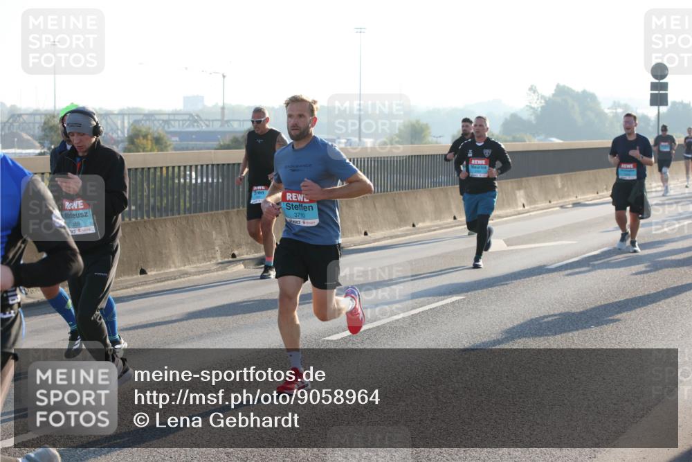 03.10.2025 - Köhlbrandbrückenlauf Lena Gebhardt http://msf.ph/oto/9058964 03.10.2025 09:18:39 Position 1 1559, 3710 meine-sportfotos.de