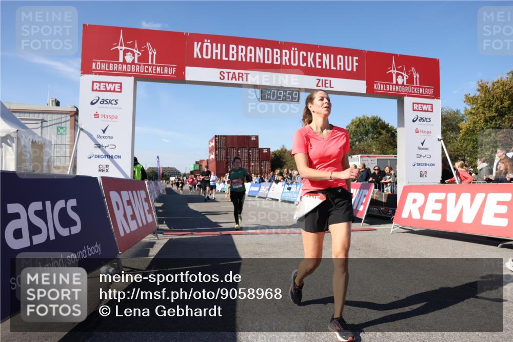 03.10.2025 - Köhlbrandbrückenlauf Lena Gebhardt http://msf.ph/oto/9058968 03.10.2025 13:09:59 Ziel 4260, 4625, 4718, 4787, 4837, 4929, 5520, 5763, 5941, 6083, 6428, 6432, 6750, 6764 meine-sportfotos.de