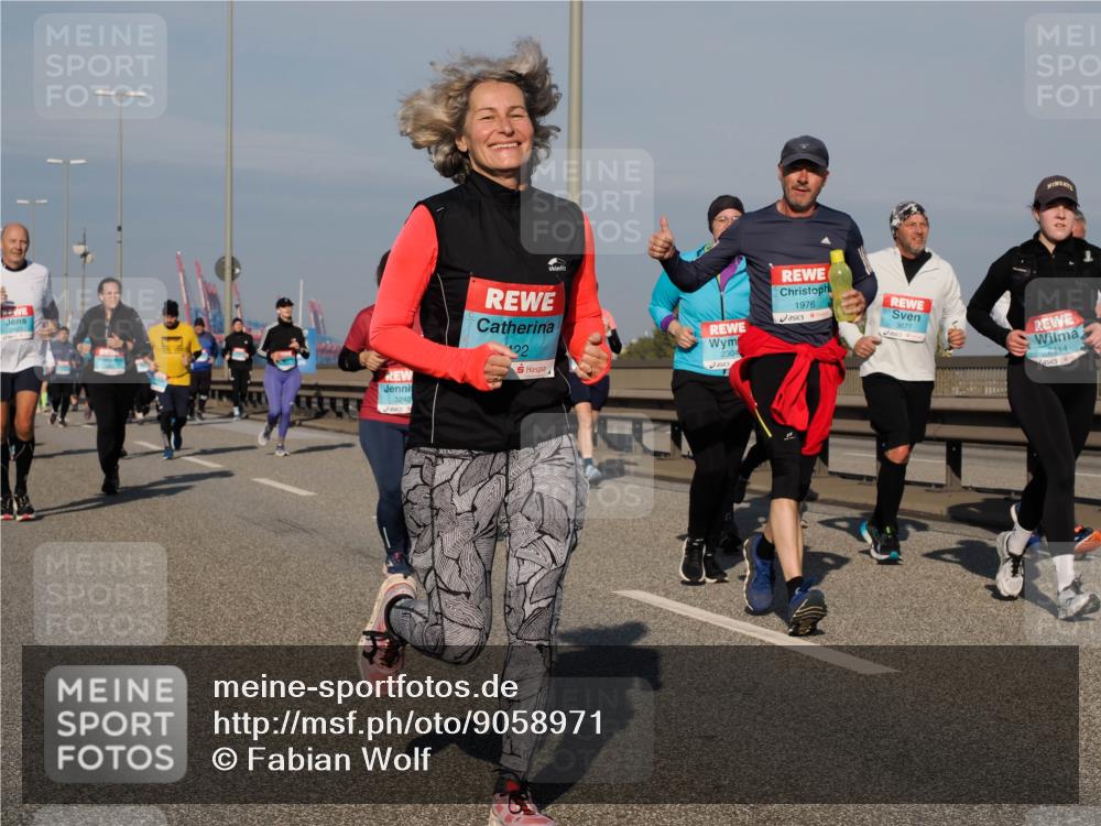 03.10.2025 - Köhlbrandbrückenlauf Fabian Wolf http://msf.ph/oto/9058971 03.10.2025 10:04:37 Position 3 3240, 122, 2304, 1976, 3677, 2114 meine-sportfotos.de