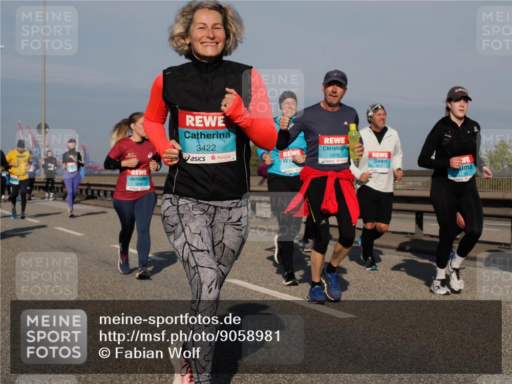 03.10.2025 - Köhlbrandbrückenlauf Fabian Wolf http://msf.ph/oto/9058981 03.10.2025 10:04:37 Position 3 3422, 3240, 1976, 3677, 2114 meine-sportfotos.de
