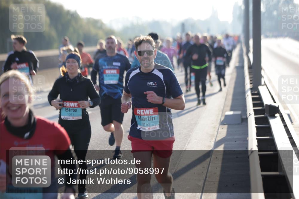 03.10.2025 - Köhlbrandbrückenlauf Jannik Wohlers http://msf.ph/oto/9058997 03.10.2025 09:22:00 Position 3 1051, 3151 meine-sportfotos.de