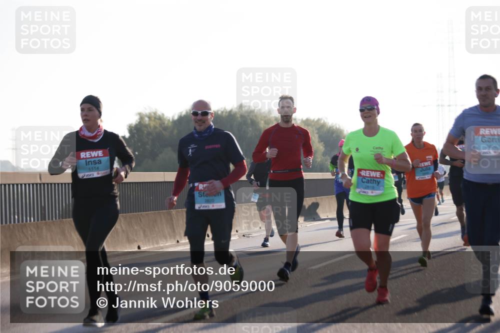 03.10.2025 - Köhlbrandbrückenlauf Jannik Wohlers http://msf.ph/oto/9059000 03.10.2025 09:14:14 Position 3 1114, 2820, 2819, 3404 meine-sportfotos.de
