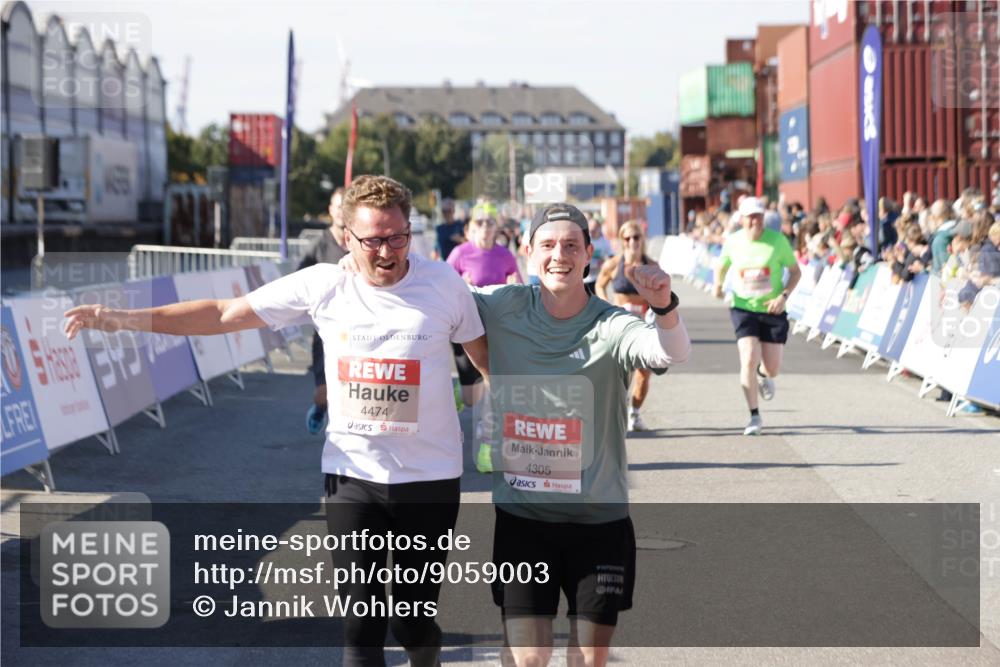 03.10.2025 - Köhlbrandbrückenlauf Jannik Wohlers http://msf.ph/oto/9059003 03.10.2025 13:12:09 Ziel 4176, 4305, 4369, 4468, 4470, 4474, 5644, 5856, 5910, 5911, 5927, 6098, 6121, 6184, 6185 meine-sportfotos.de