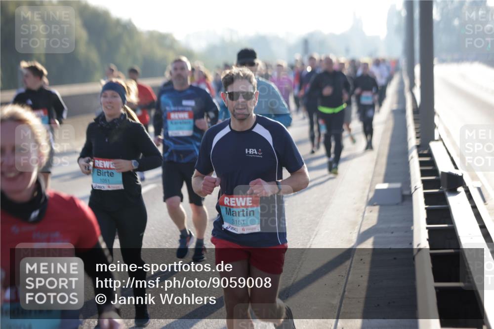 03.10.2025 - Köhlbrandbrückenlauf Jannik Wohlers http://msf.ph/oto/9059008 03.10.2025 09:22:00 Position 3 1051, 3151 meine-sportfotos.de