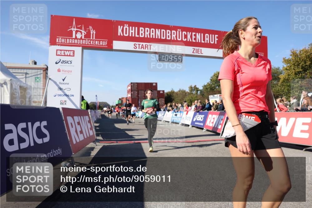 03.10.2025 - Köhlbrandbrückenlauf Lena Gebhardt http://msf.ph/oto/9059011 03.10.2025 13:10:00 Ziel 4260, 4625, 4718, 4787, 4837, 4929, 5520, 5763, 5941, 6083, 6111, 6428, 6432, 6750, 6764 meine-sportfotos.de