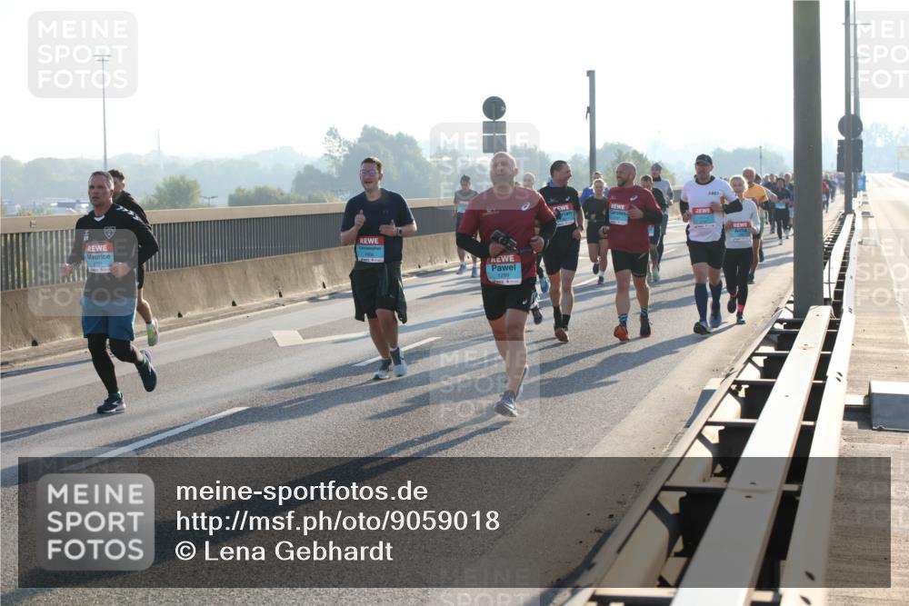 03.10.2025 - Köhlbrandbrückenlauf Lena Gebhardt http://msf.ph/oto/9059018 03.10.2025 09:18:41 Position 1  meine-sportfotos.de