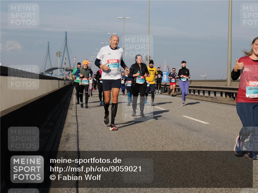 03.10.2025 - Köhlbrandbrückenlauf Fabian Wolf http://msf.ph/oto/9059021 03.10.2025 10:04:39 Position 3 3423, 3240 meine-sportfotos.de