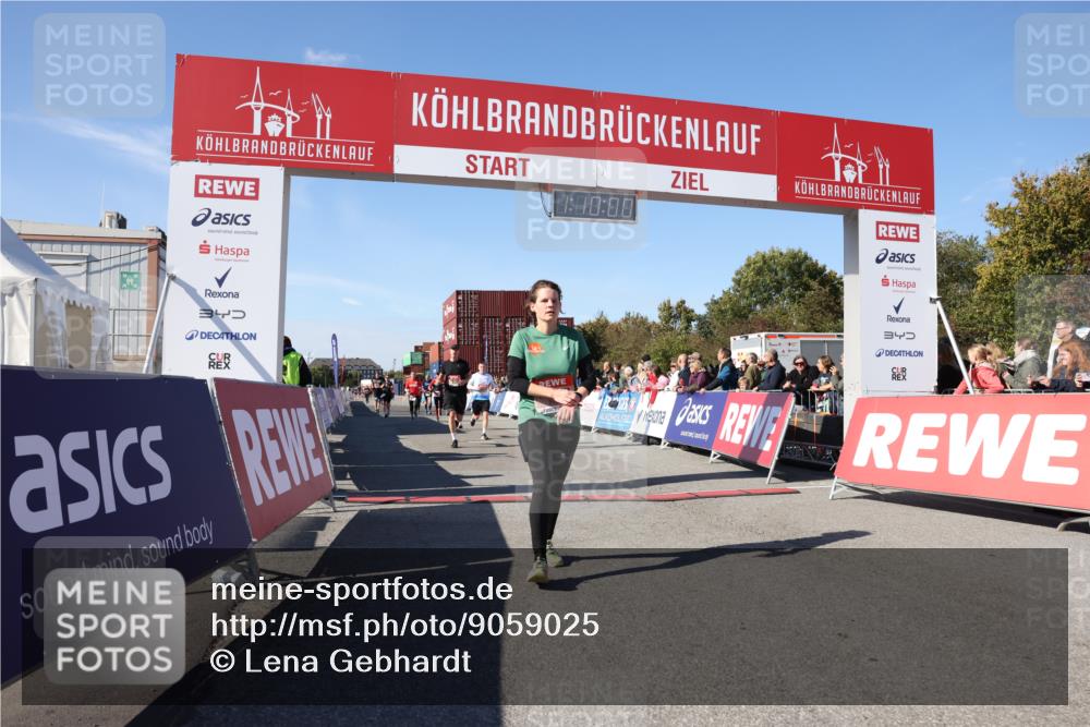 03.10.2025 - Köhlbrandbrückenlauf Lena Gebhardt http://msf.ph/oto/9059025 03.10.2025 13:10:00 Ziel 4260, 4625, 4718, 4787, 4837, 4929, 5520, 5763, 5941, 6083, 6111, 6428, 6432, 6750, 6764 meine-sportfotos.de