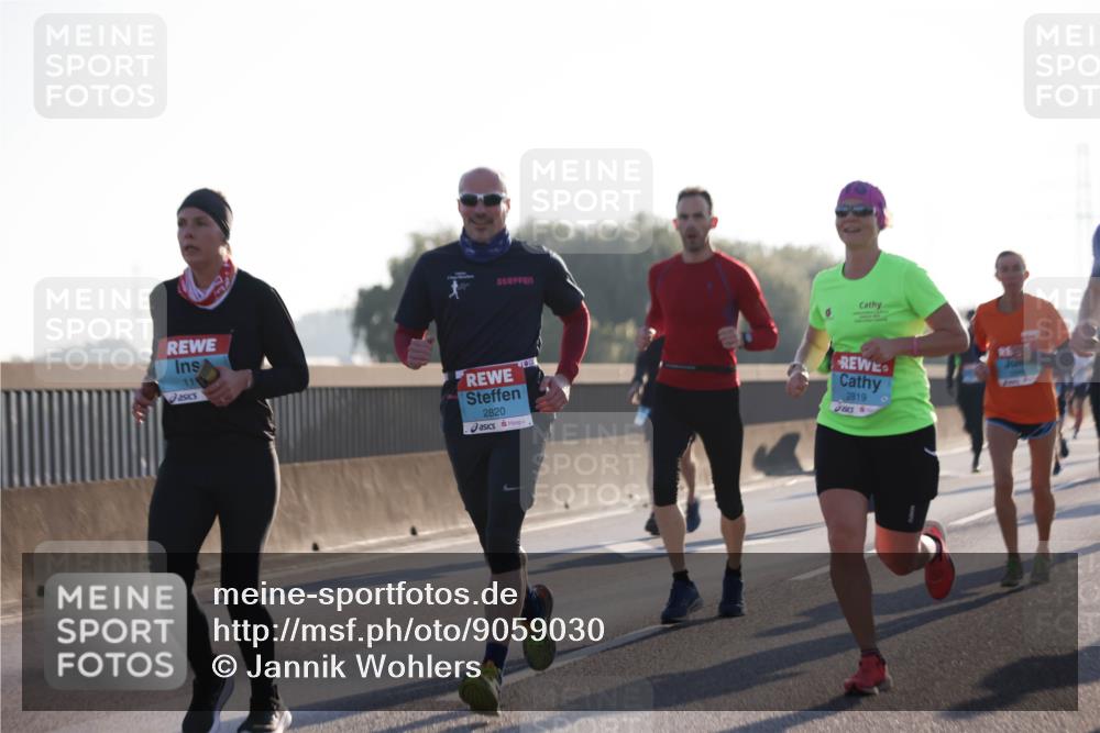 03.10.2025 - Köhlbrandbrückenlauf Jannik Wohlers http://msf.ph/oto/9059030 03.10.2025 09:14:14 Position 3 11, 2820, 2819 meine-sportfotos.de