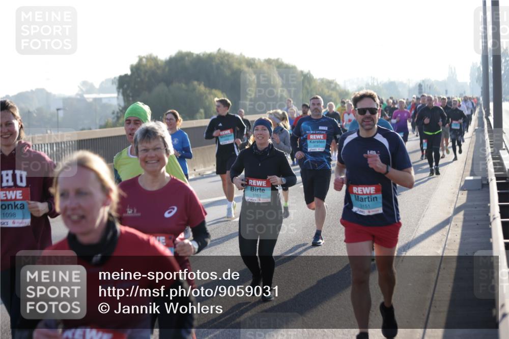 03.10.2025 - Köhlbrandbrückenlauf Jannik Wohlers http://msf.ph/oto/9059031 03.10.2025 09:22:01 Position 3 1098, 2287, 1051, 3151 meine-sportfotos.de