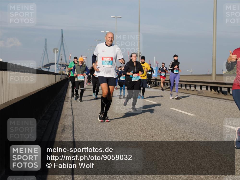 03.10.2025 - Köhlbrandbrückenlauf Fabian Wolf http://msf.ph/oto/9059032 03.10.2025 10:04:39 Position 3 3423, 1825, 10 meine-sportfotos.de