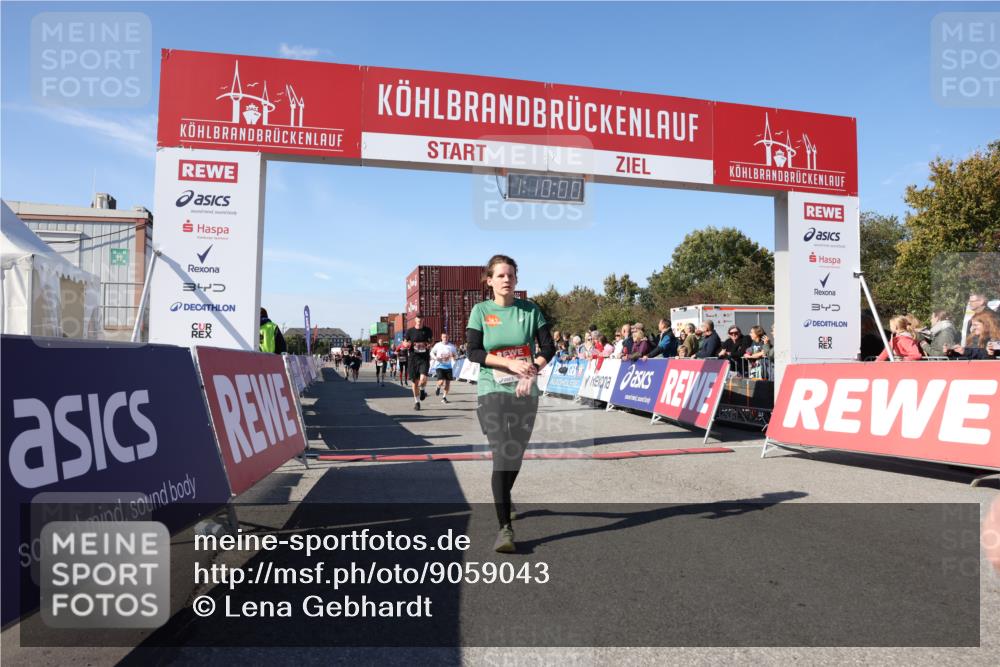 03.10.2025 - Köhlbrandbrückenlauf Lena Gebhardt http://msf.ph/oto/9059043 03.10.2025 13:10:01 Ziel 4196, 4260, 4625, 4718, 4787, 4837, 4929, 5520, 5763, 5977, 6083, 6111, 6428, 6432, 6750, 6764 meine-sportfotos.de