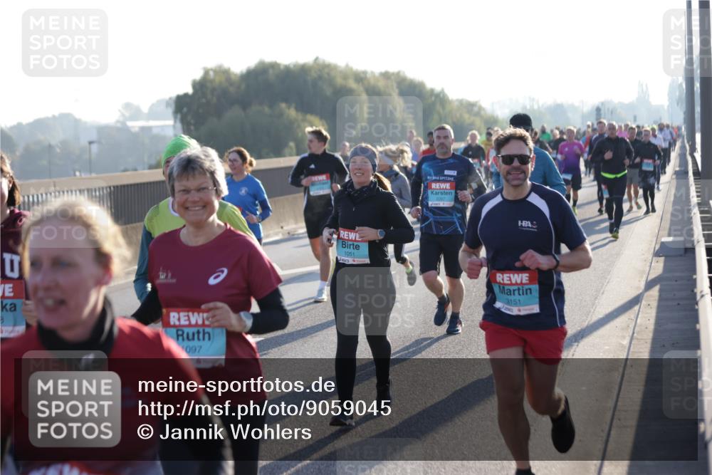 03.10.2025 - Köhlbrandbrückenlauf Jannik Wohlers http://msf.ph/oto/9059045 03.10.2025 09:22:01 Position 3 097, 1051, 2287, 3151 meine-sportfotos.de