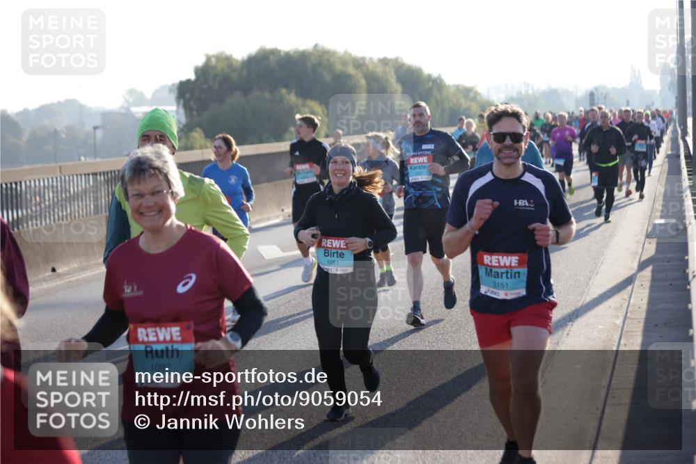 03.10.2025 - Köhlbrandbrückenlauf Jannik Wohlers http://msf.ph/oto/9059054 03.10.2025 09:22:01 Position 3 1097, 1051, 3151 meine-sportfotos.de