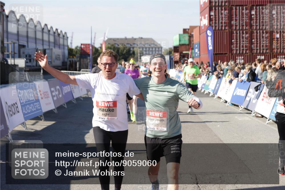 03.10.2025 - Köhlbrandbrückenlauf Jannik Wohlers http://msf.ph/oto/9059060 03.10.2025 13:12:10 Ziel 4176, 4305, 4369, 4468, 4470, 4474, 5644, 5856, 5910, 5911, 5927, 6098, 6121, 6184, 6185 meine-sportfotos.de