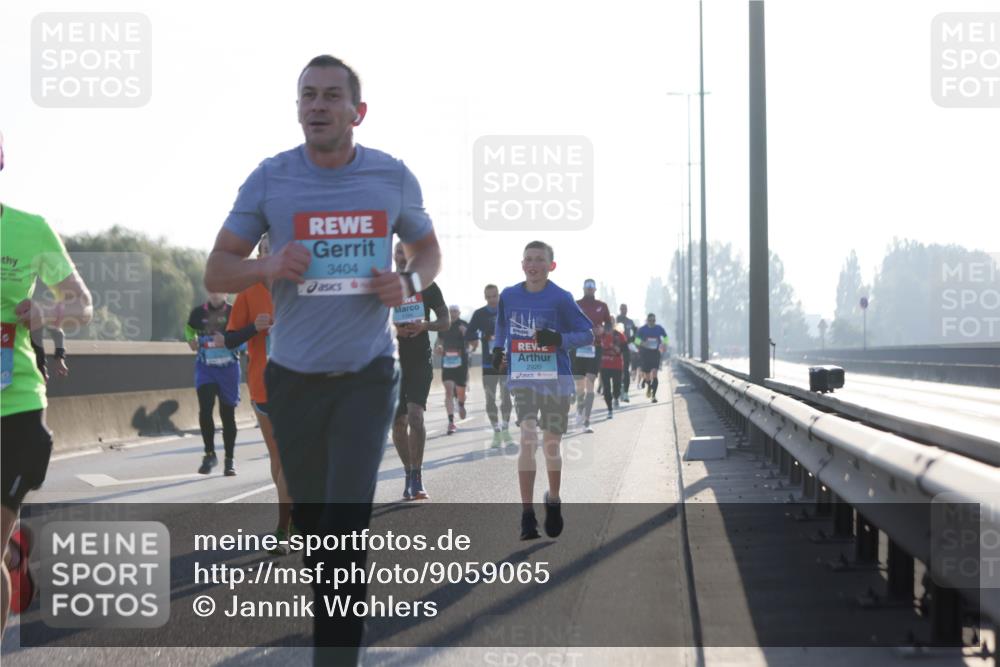 03.10.2025 - Köhlbrandbrückenlauf Jannik Wohlers http://msf.ph/oto/9059065 03.10.2025 09:14:15 Position 3 3404, 2920, 51 meine-sportfotos.de