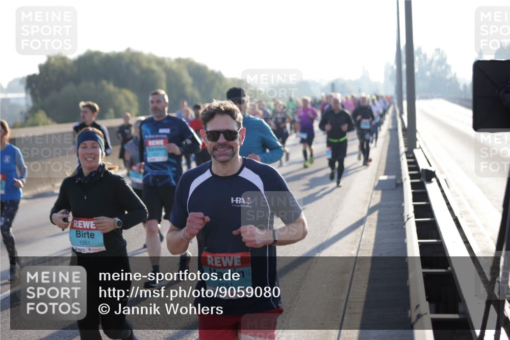 03.10.2025 - Köhlbrandbrückenlauf Jannik Wohlers http://msf.ph/oto/9059080 03.10.2025 09:22:02 Position 3 1051, 3151 meine-sportfotos.de
