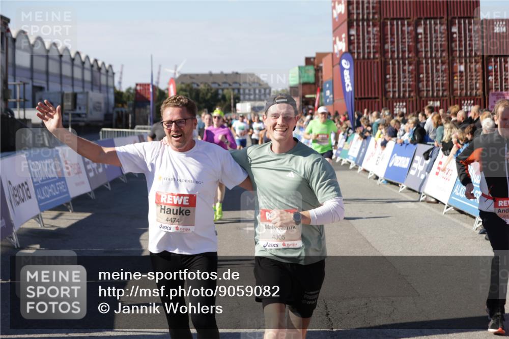 03.10.2025 - Köhlbrandbrückenlauf Jannik Wohlers http://msf.ph/oto/9059082 03.10.2025 13:12:10 Ziel 4176, 4305, 4369, 4468, 4470, 4474, 5644, 5856, 5910, 5911, 5927, 6098, 6121, 6184, 6185 meine-sportfotos.de