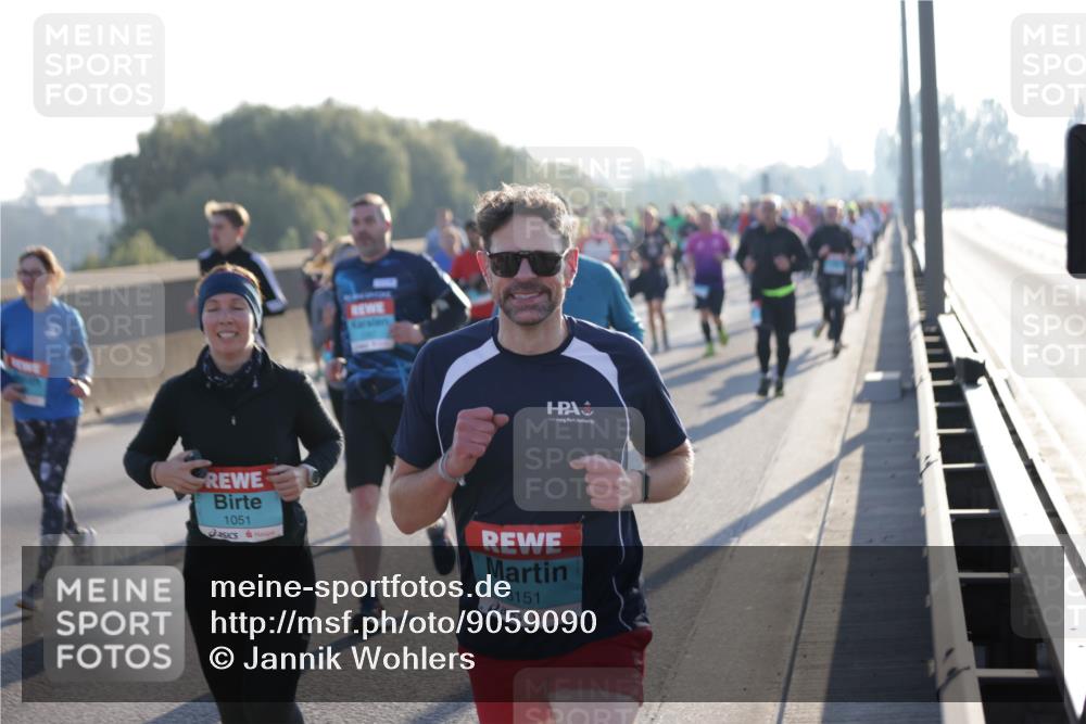 03.10.2025 - Köhlbrandbrückenlauf Jannik Wohlers http://msf.ph/oto/9059090 03.10.2025 09:22:02 Position 3 1051, 3151 meine-sportfotos.de